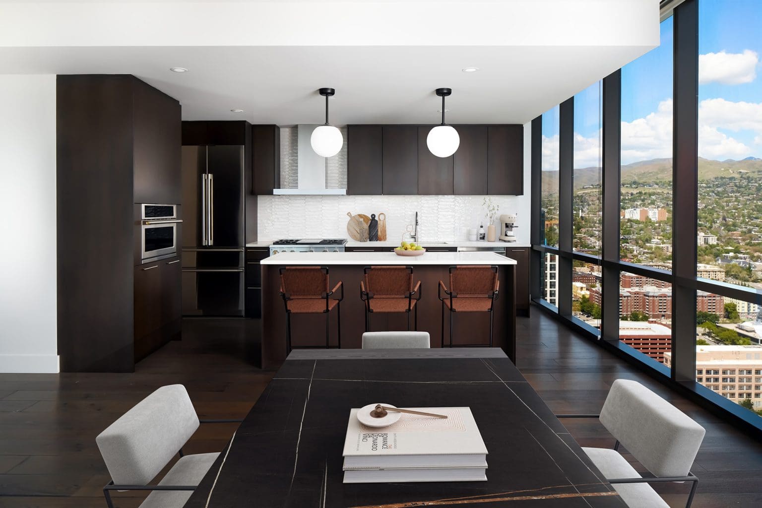 Picture of Elevated Penthouse 1BR/1BA | Weavers Row - craigslist